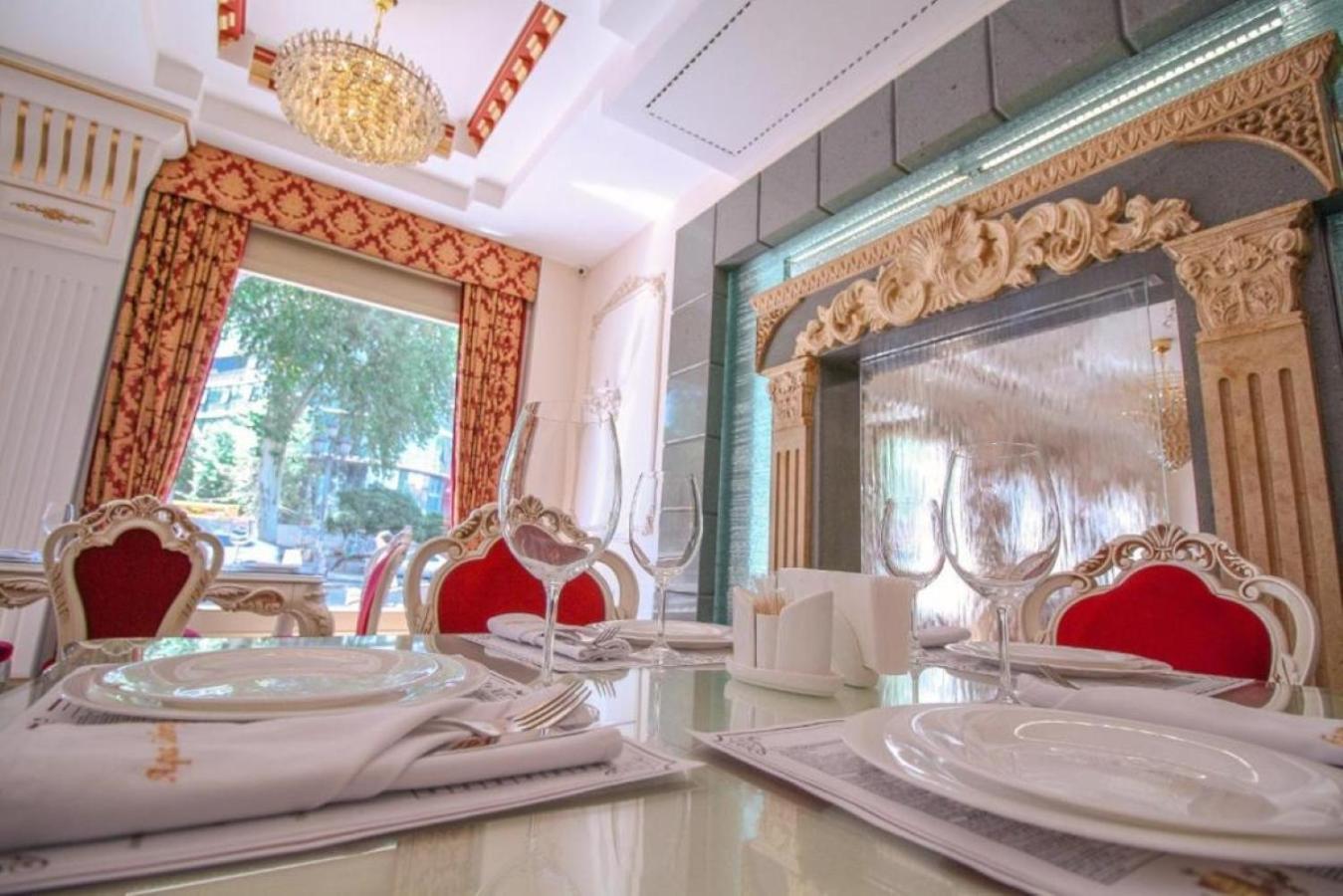 Hotel Aqua Freedom ティビリシ エクステリア 写真